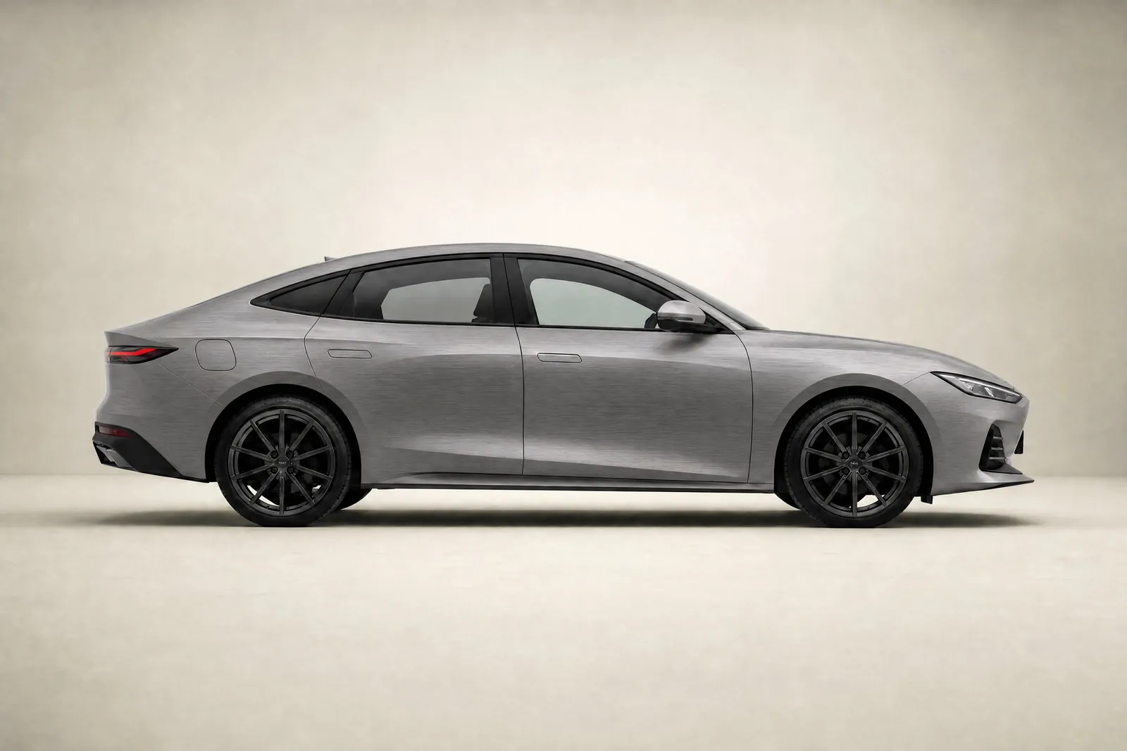 AI preview: fastback in Brushed Titanium